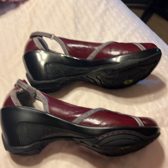 Women’s 10M J-41 Heeled shoes - Picture 3 of 4